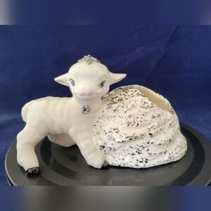 Vintage/Retro White & Gold Lamb/Sheep Carriage Bassinet Porcelain Nursery Plante
